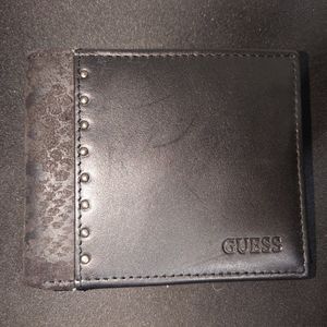 NEW Guess bifold wallet